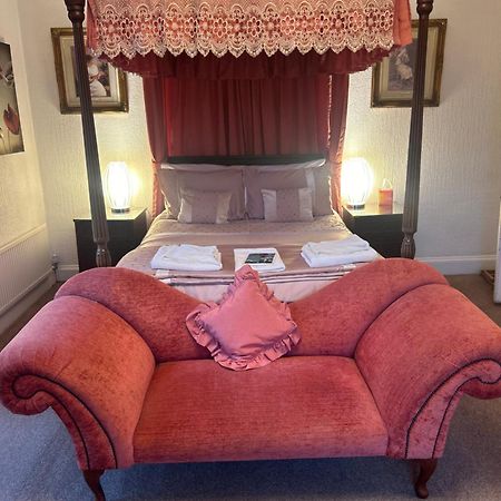 Parlors Hall Hotel 브리지노스 외부 사진