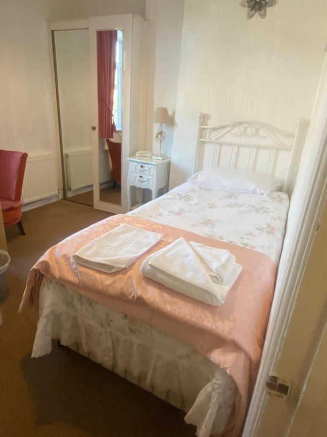 Parlors Hall Hotel 브리지노스 외부 사진