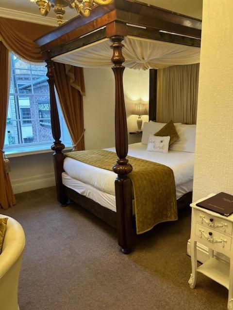 Parlors Hall Hotel 브리지노스 외부 사진